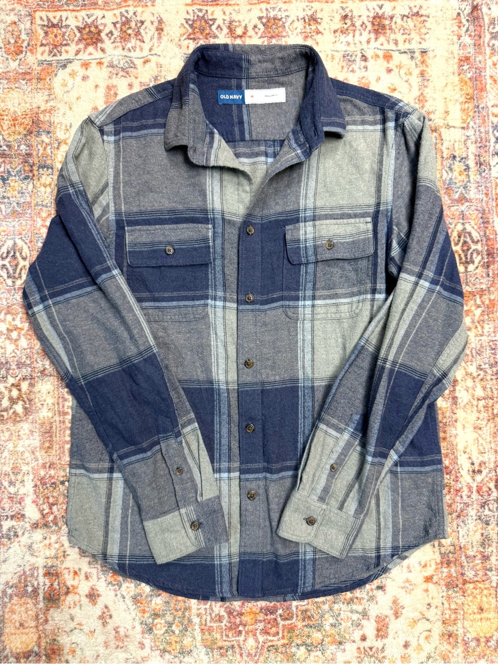 Old Navy Men’s Plaid Flannel Button Down Shirt Medium Blue Gray